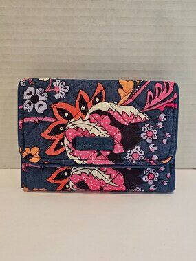 NWT Vera Bradley RFID Riley Compact Wallet Dragon Fruit Floral Paisley Blue Pink